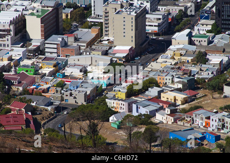 Luftbild von der farbenfrohen Gebäuden im Bo Kaap und Kapstadt CBD Stockfoto
