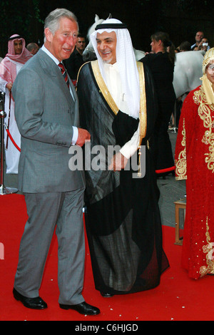 Seine königliche Hoheit Prinz Charles, der Prinz von Wales und seine königliche Hoheit Prinz Turki Al Faisal Bin Abdulaziz Al Saud UK Royal Premiere von "Arabia 3D" Stockfoto