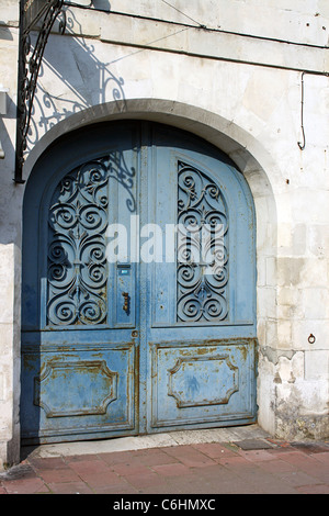 Türöffnung in Rochefort, Charente-Maritime, Frankreich. Stockfoto