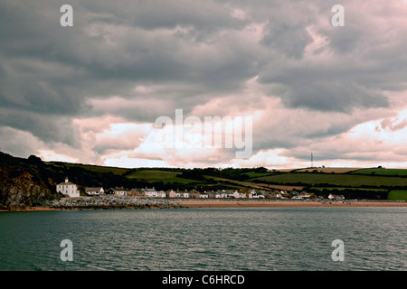 Die Aussicht auf Beesands Dorf und Strand an der Südküste von Devon von der Fähre über den Ärmelkanal, UK Stockfoto