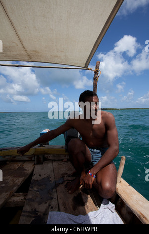 Kapitäns Dhow Segeln rund um die Insel Lamu, Kenia, Afrika Stockfoto