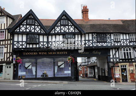 Shrewsbury Town Center Tanners Wine Merchants in Shrewsbury Shropshire England Uk Stockfoto