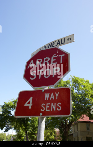 4-Wege-Stop-Schild in französischer Sprache Französisch Quartal Winnipeg Manitoba Kanada Stockfoto