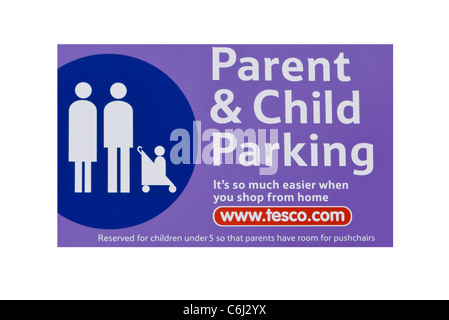 Eltern und Kind Parkplatz Zeichen bei Tesco Stockfoto