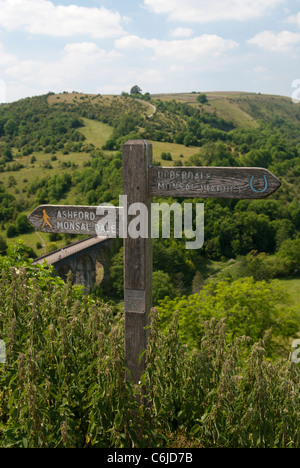 Fußweg zum Monsal Kopf, der Peak District National Park, Derbyshire, England. Stockfoto