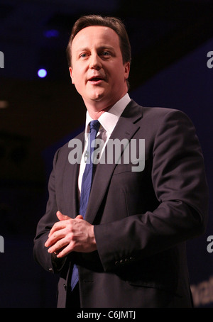 David Cameron spricht Führer der konservativen Partei und Führer der Opposition an die Delegierten auf dem Spring-Forum. Die Stockfoto