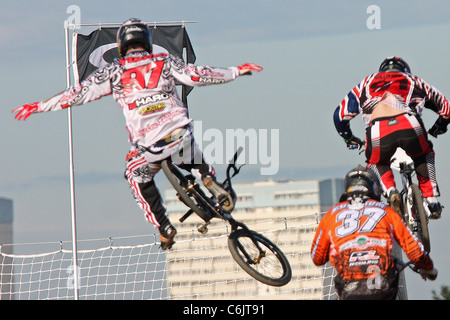 Herren BMX-Rennen im Olympiapark. Test-Event für die Serie London bereitet. Stockfoto