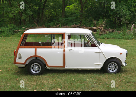 Austin Mini Cooper aus den 60er Jahren. Stockfoto