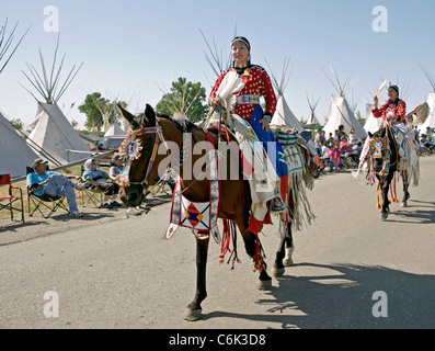 Parade statt auf der Crow Reservation während der jährlichen Crow Fair in Montana statt. Stockfoto
