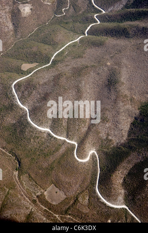 Luftaufnahme der Straße über Berge außerhalb Mexiko-Stadt Stockfoto