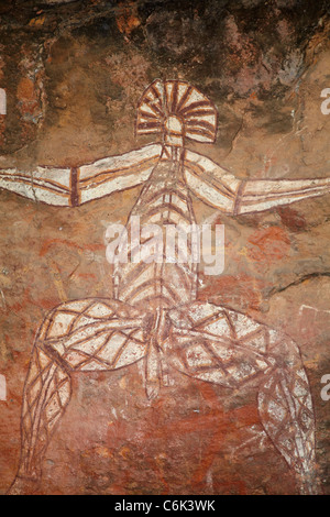 Aborigine-Felskunst des Geistes Nabulwinjbulwinj, Anbangbang Gallery, am Burrunggui, Kakadu National Park, NT, Australien Stockfoto