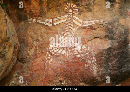 Aborigine-Felskunst des Geistes Nabulwinjbulwinj, Anbangbang Gallery, am Burrunggui, Kakadu National Park, NT, Australien Stockfoto