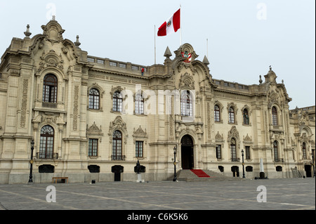 Fassade der Regierungspalast, Plaza Mayor, Altstadt von Lima, Lima, Peru Stockfoto