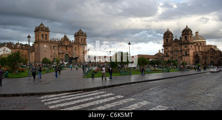 Kathedrale von Santo Domingo und Kirche De La Compania De Jesus, Plaza de Armas, Cuzco, Peru Stockfoto