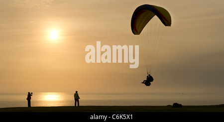 Touristen Paragliding, Av De La Aviacion Miraflores District, Provinz Lima, Peru Stockfoto