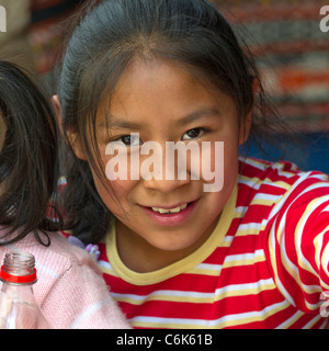 Porträt eines Mädchens lächelnd, Barrio de San Blas, Cuzco, Peru Stockfoto