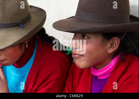 Nahaufnahme einer Frau lächelnd, Mercado Central, Cuzco, Peru Stockfoto