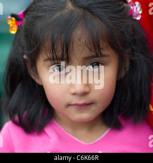 Porträt eines Quechua indischen Mädchens, Plaza Regocijo, Cuzco, Peru Stockfoto