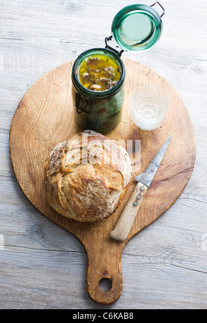 Weiße Bohnen mit Serrano-Schinken Stockfoto