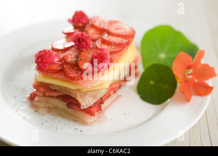 Obst-Lasagne Stockfoto