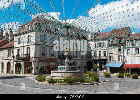 Die Stadt Platz von Arbois in Frankreich Stockfoto