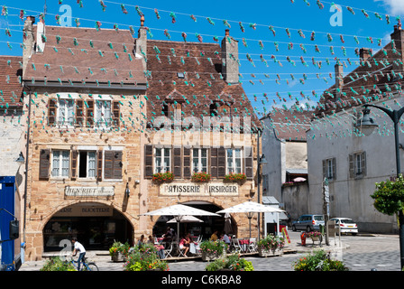 Die Stadt Platz von Arbois in Frankreich Stockfoto