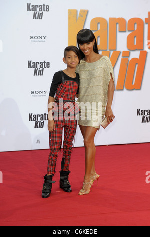 Jada Pinkett Smith; Willow Smith bei der Deutschlandpremiere von "Karate Kid" im CineStar bin Potsdamer Platz Kino. Berlin, Stockfoto