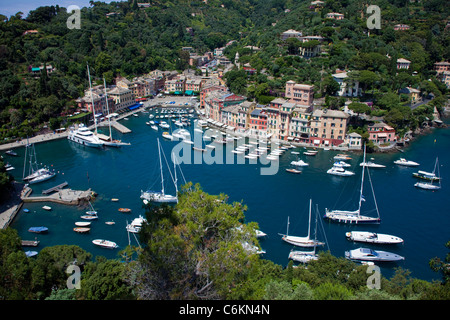 Portofino, Fischerdorf mit dem malerischen Hafen, Holiday Resort di Levante, Ligurien, Italienische Riviera, Italien, Mittelmeer, Europa Stockfoto