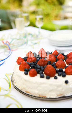 Erdbeer-Heidelbeer-Kuchen Stockfoto