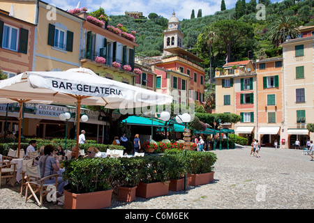 Die Eisdiele an der malerischen Fischerdorf Portofino, Ligurien, italienische Riviera di Levante, Italien, Mittelmeer, Europa Stockfoto