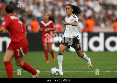 Fatmire Bajramaj Deutschlands in Aktion während das Eröffnungsspiel der FIFA Frauen WM-Fußball-Turnier gegen Kanada. Stockfoto