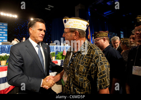 Republikanische Präsidenten hoffnungsvoll, grüßt Mitt Romney ältere Kriegsveteranen an die Veteranen der Kriege im Ausland-Konferenz Stockfoto