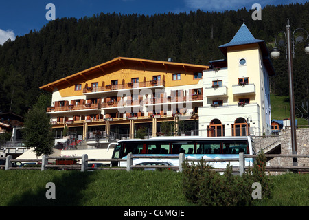 Hotel Oberosler im Skigebiet Madonna di Campiglio in der Val Rendena in Italien Stockfoto