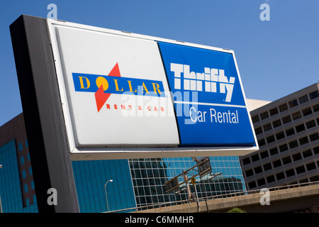 Ein Dollar Thrifty Car Rental Center. Stockfoto