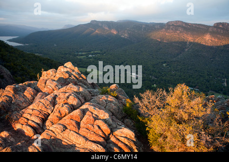 Dawn-Blick vom Boronia Peak über die Fyans Tal im Wunderland-Sortiment Stockfoto