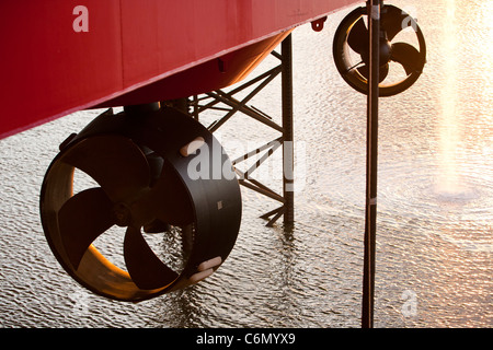 Propeller auf die Buchse oben Lastkahn, Krakken. Stockfoto