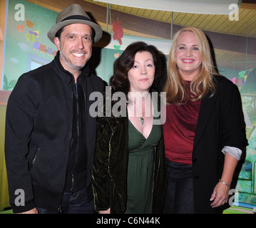 Regisseur Lee Unkrich, Trish Long & Produzent Darla K. Anderson "Toy Story 3"-Premiere in Dundrum Town Centre Dublin, Irland Stockfoto