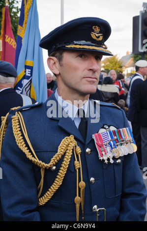 Group Captain John Gladstone aus der RAF in den Sonnenuntergang Zeremonie. Wootton Bassett 31.08.2011 Stockfoto