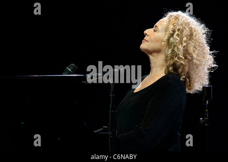 Carole King durchführen live in Konzert im Madison Square Garden New York City, USA 15.06.10 Stockfoto