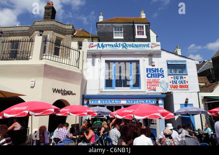 Das beliebte Mermaid Fish and Chips Restaurant, Hastings Old Town Seafront, Rock-a-Nore Road, East Sussex, England, Großbritannien, GB Stockfoto