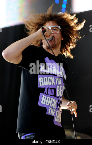 Redfoo LMFAO, die live auf der Bühne während der Bamboozle Roadshow im Canadian Molson Amphitheatre. Toronto, Kanada- Stockfoto