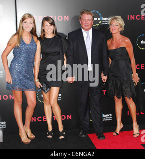 Tom Berenger und Gäste Warner Bros Pictures' Los Angeles Premiere von "Inception" statt auf der Graumans Chinese Theatre Stockfoto