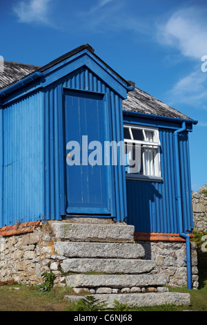 Die Alte Schule Ferienhaus, als Blaue Bung, auf Lundy Island, Devon, England, UK im August bekannt Stockfoto