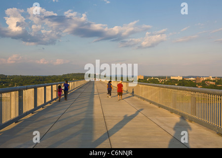 Gehweg über den Hudson State Historic Park Fußgängerbrücke über den Hudson River von Poughkeepsie Highland New York Stockfoto