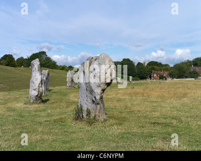dh Avebury Stone Circle AVEBURY WILTSHIRE megalithischen stehende Kreis und Dorf Steinhaus Stockfoto