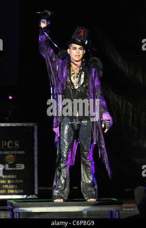 Adam Lambert die live auf der Bühne während der während der Kuss 92,5 WHAM BAM in der Molson Canadian Amphitheater. Toronto, Kanada Stockfoto
