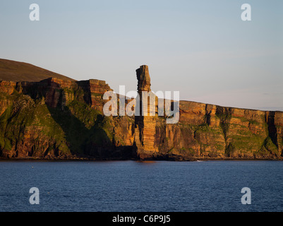 Dh alte Mann der Hoy HOY ORKNEY aus rotem Sandstein Meer stack seacliff Küste Schottland Schottland Klippen Stockfoto