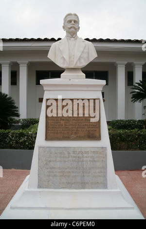 Statue von Belisario Porras auf dem Hauptplatz des Las Tablas, Panama. Stockfoto