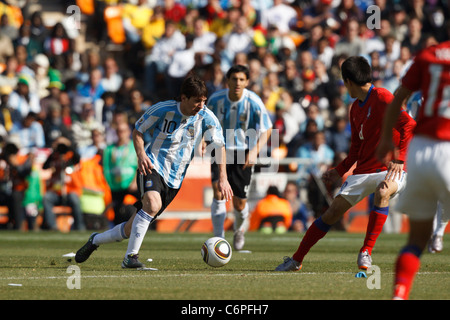 Lionel Messi aus Argentinien (10) in Aktion während einer Fußball-WM-Spiel gegen Südkorea 17. Juni 2010. Stockfoto