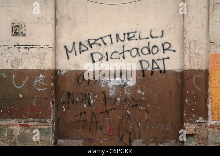 Politischer Protest Graffiti gegen Ricardo Martinelli, panamaische Präsident. Stockfoto